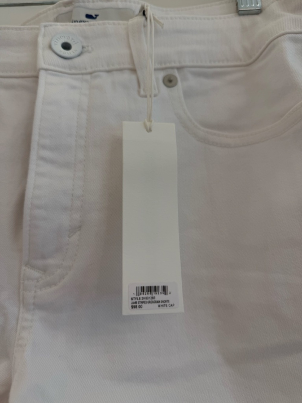 Vineyard Vines White Demin Jean Shorts - size 28, NWT - Picture 2 of 3